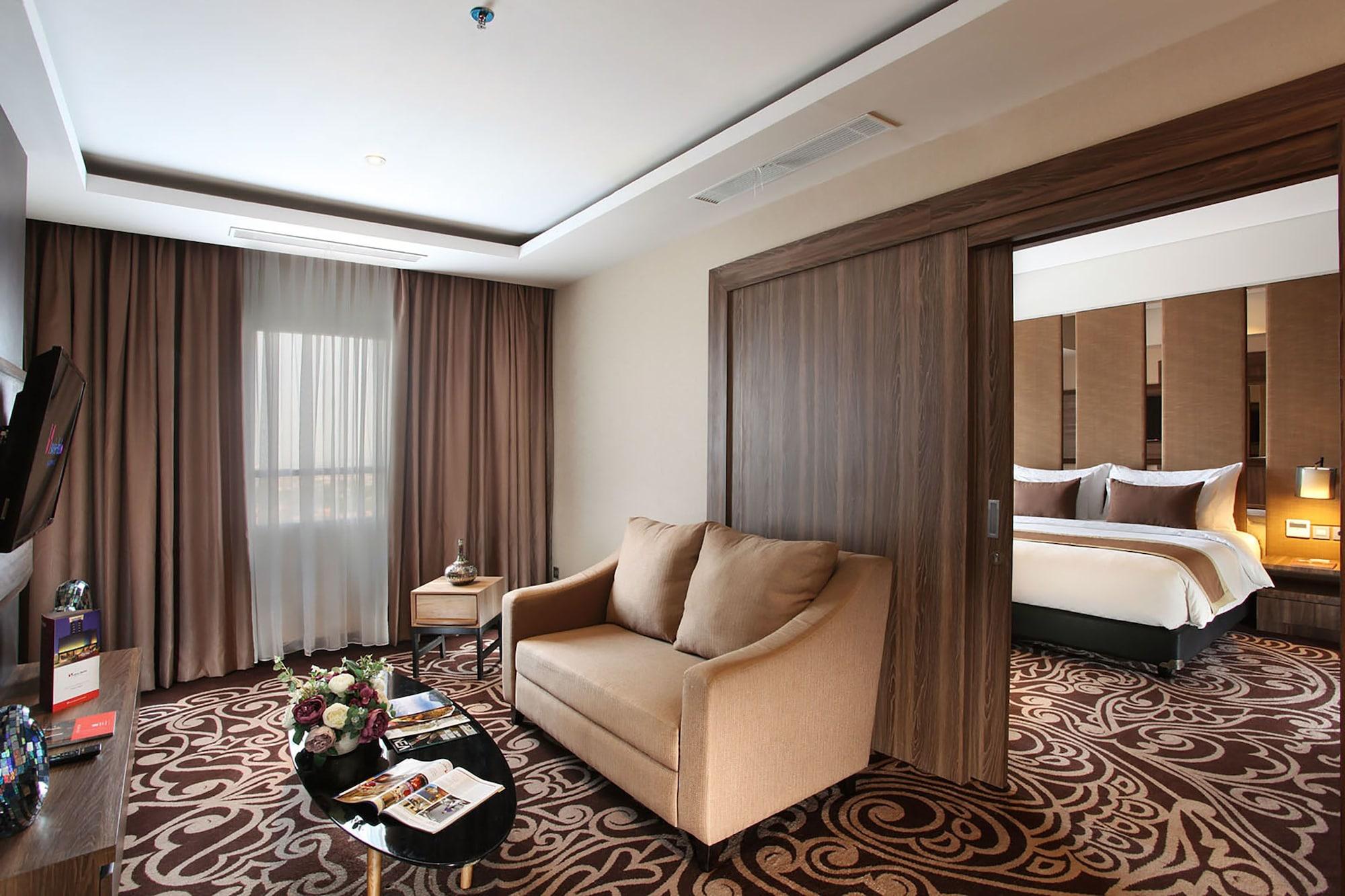 Swiss-Belinn Karawang Luaran gambar