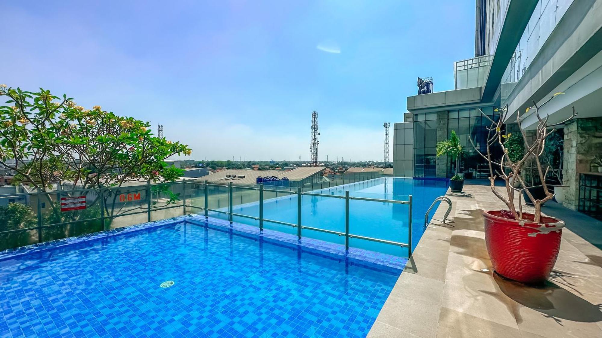 Swiss-Belinn Karawang Luaran gambar
