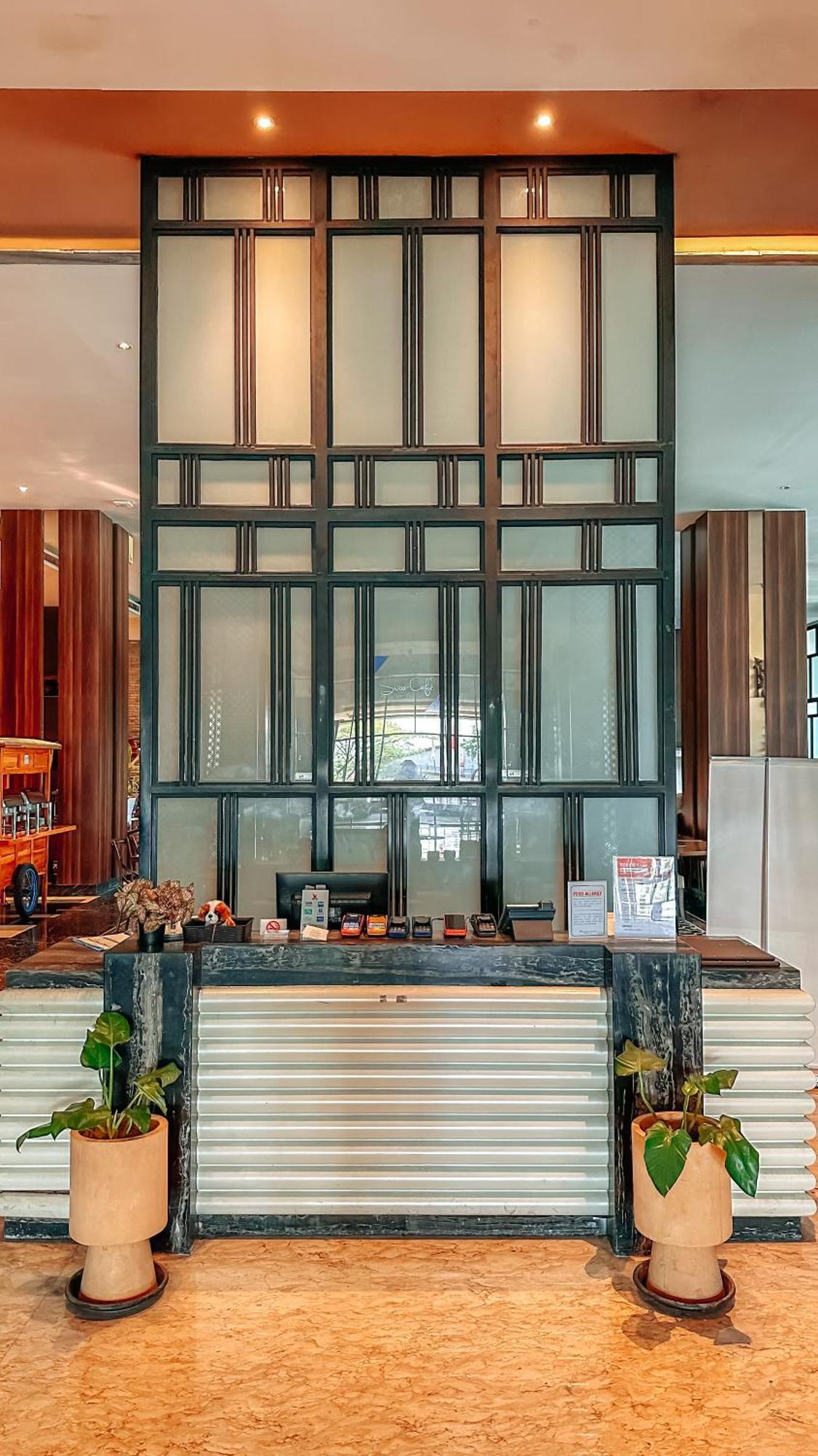 Swiss-Belinn Karawang Luaran gambar