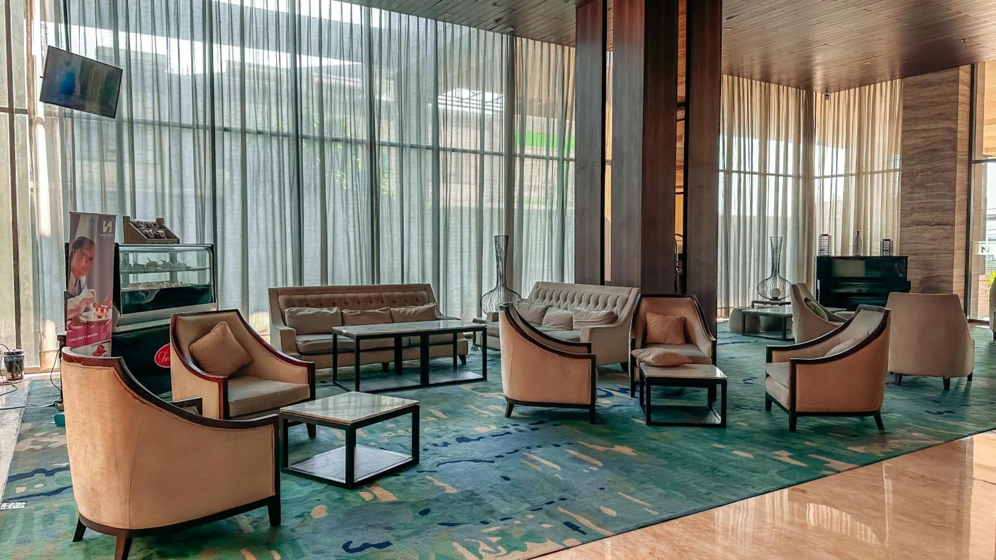 Swiss-Belinn Karawang Luaran gambar