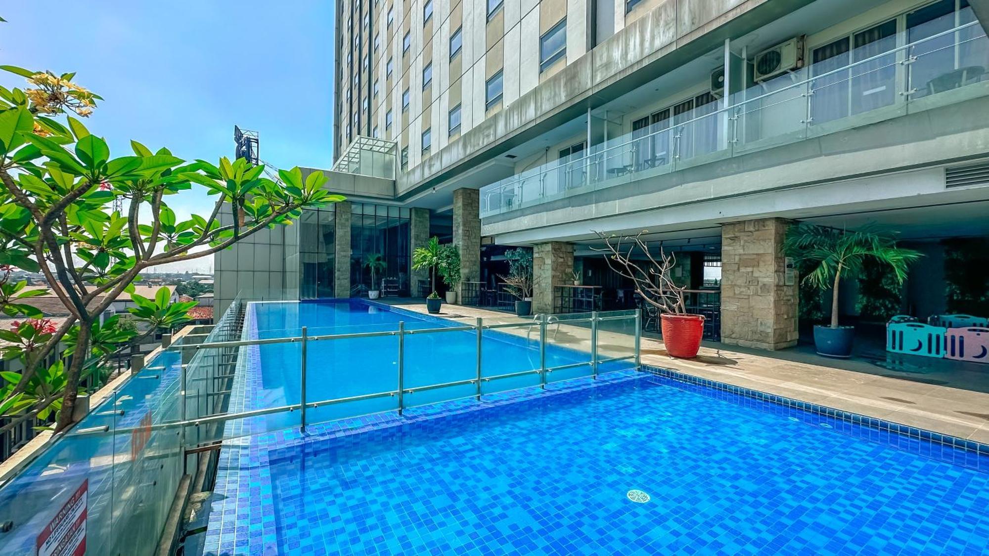 Swiss-Belinn Karawang Luaran gambar