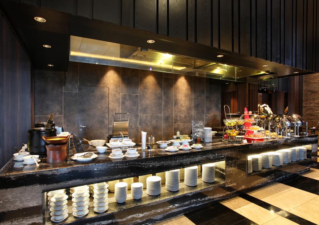 Swiss-Belinn Karawang Luaran gambar