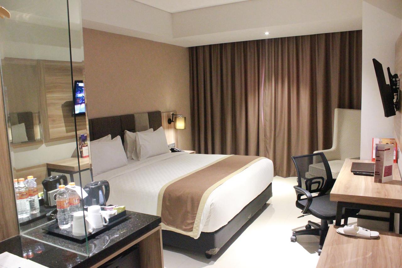 Swiss-Belinn Karawang Luaran gambar