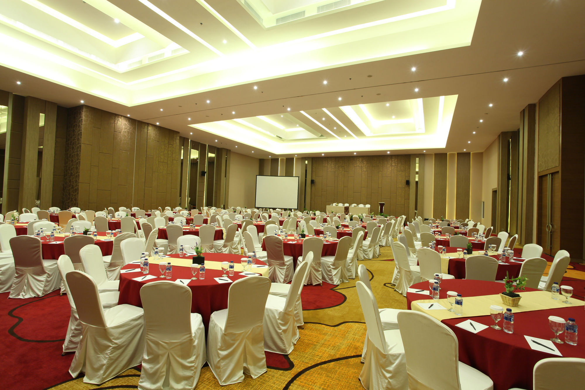 Swiss-Belinn Karawang Luaran gambar